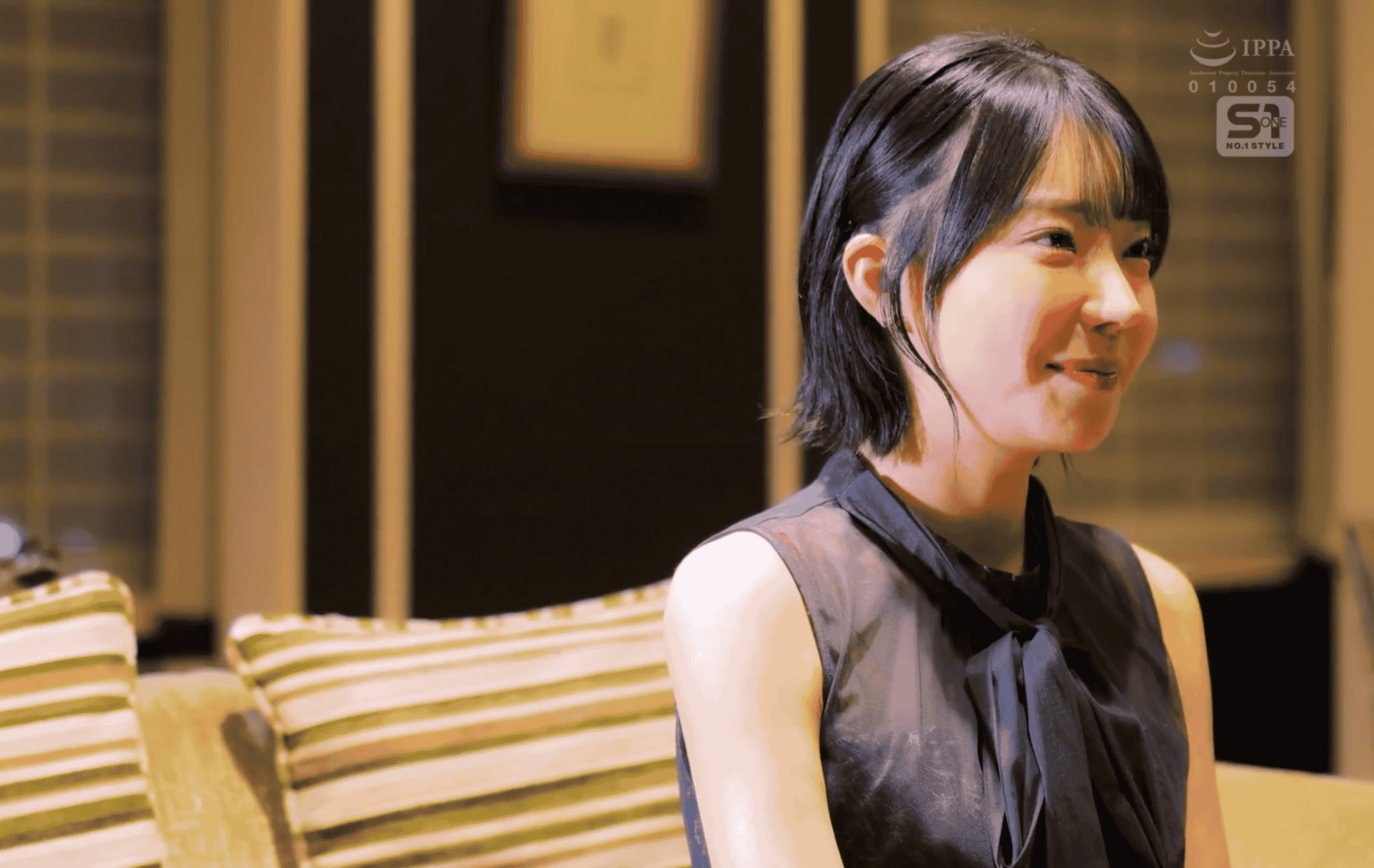 SONE-956 新人NO.1STYLE 音無鈴 AVデビュー 辱めを愛する上流階級の純白娘 滲み出る静寂さ、育ちの良さだけどSEXは超下品