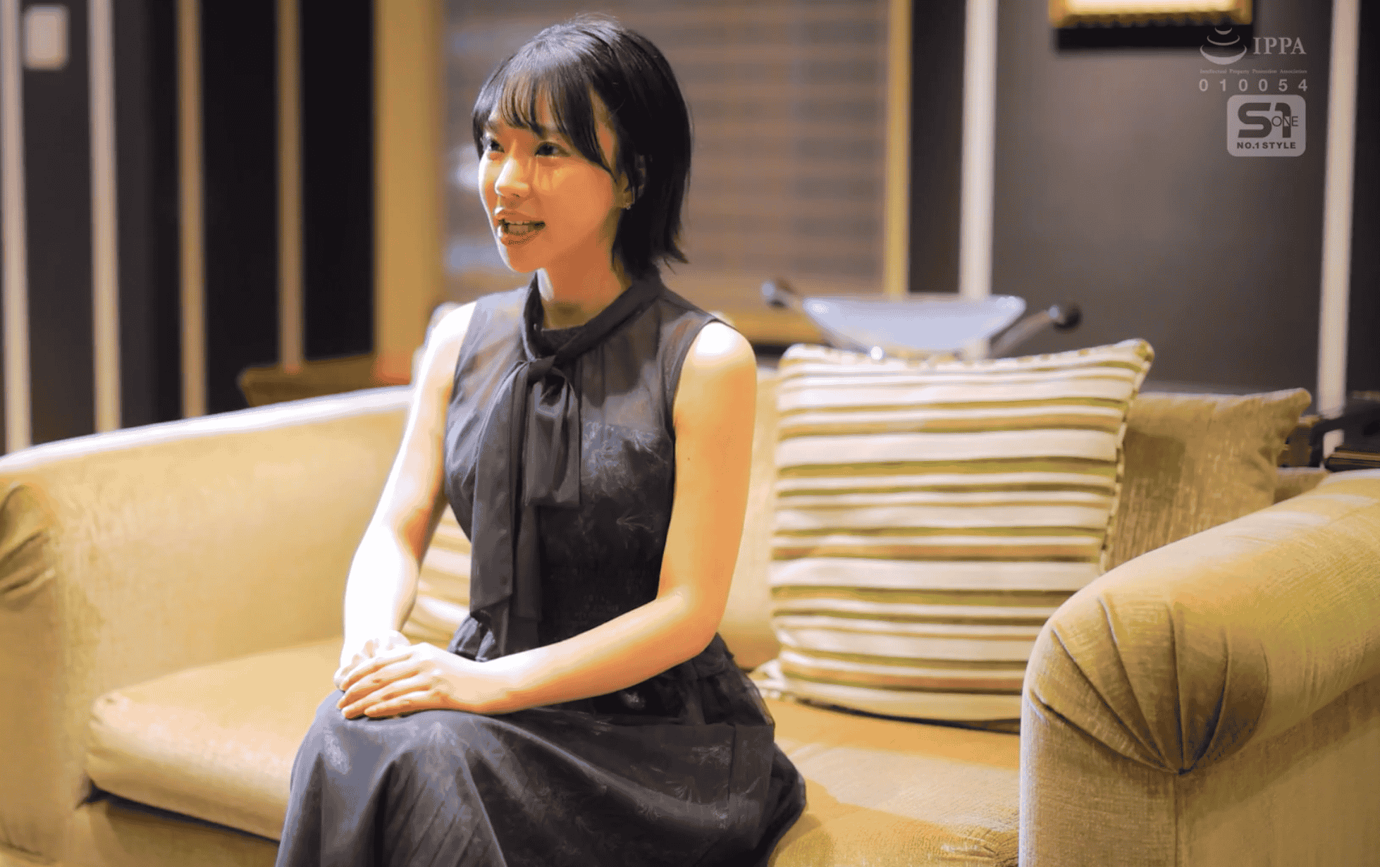 SONE-956 新人NO.1STYLE 音無鈴 AVデビュー 辱めを愛する上流階級の純白娘 滲み出る静寂さ、育ちの良さだけどSEXは超下品