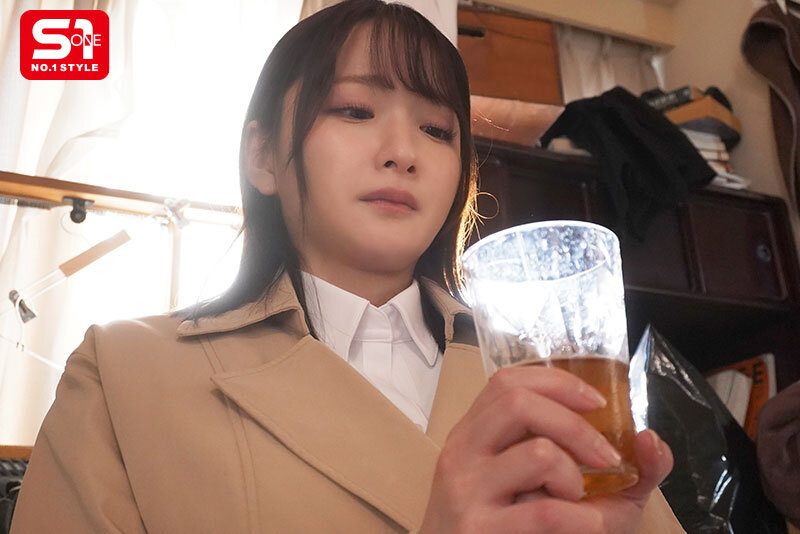SONE-815 スケベに実った乳デカ不動産レディが俺のゴミ屋敷に訪問してきた