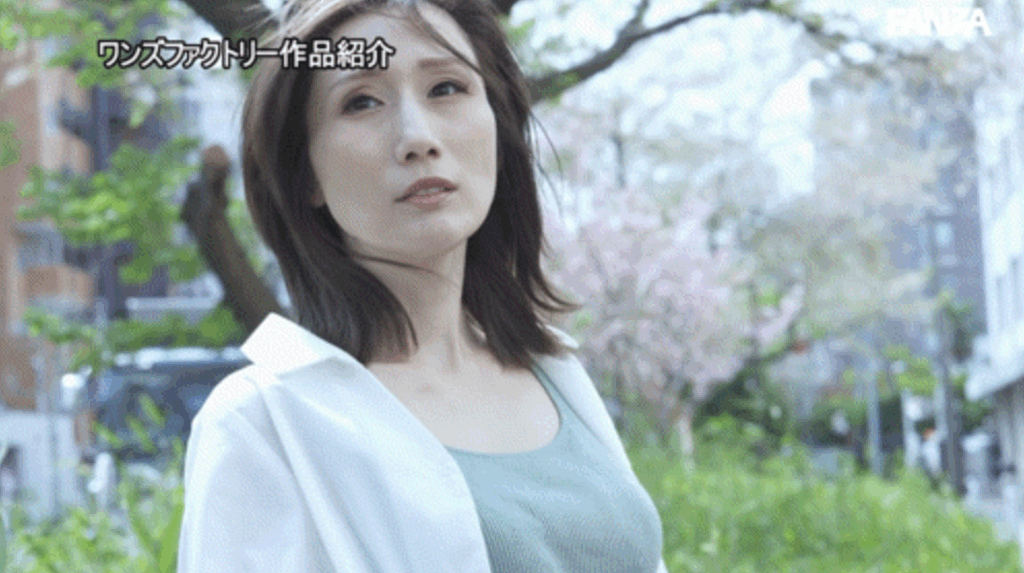 WAAA-569 隙間バイトを始めた人妻が元彼と偶然の再会、互いの寂しさを埋め合うように燃え上がる3時間 JULIA