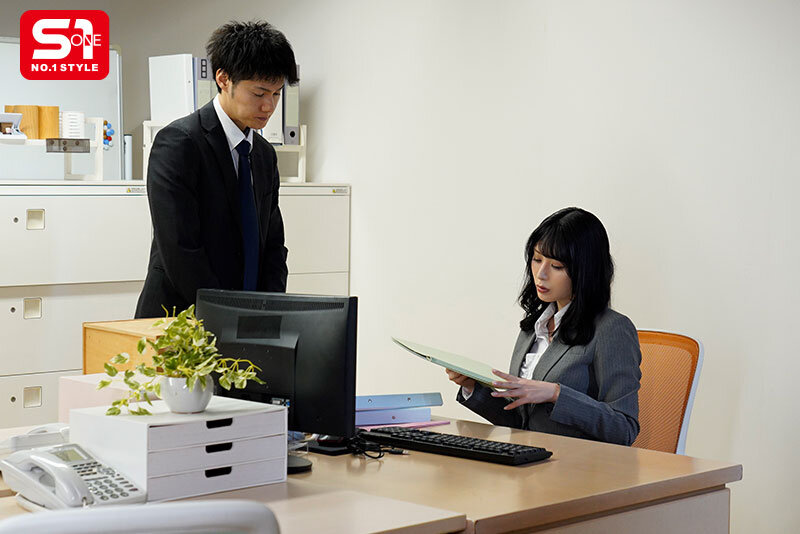 SONE-792 美人上司と愛妻家の僕、同じ部屋でベッドはひとつ。朝まで搾り尽くされた出張先NTR相部屋 金松季歩
