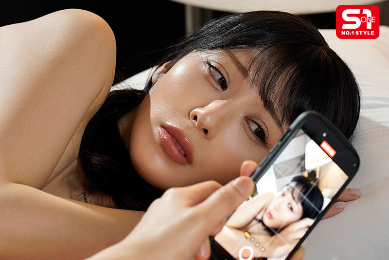 SONE-792 美人上司と愛妻家の僕、同じ部屋でベッドはひとつ。朝まで搾り尽くされた出張先NTR相部屋 金松季歩