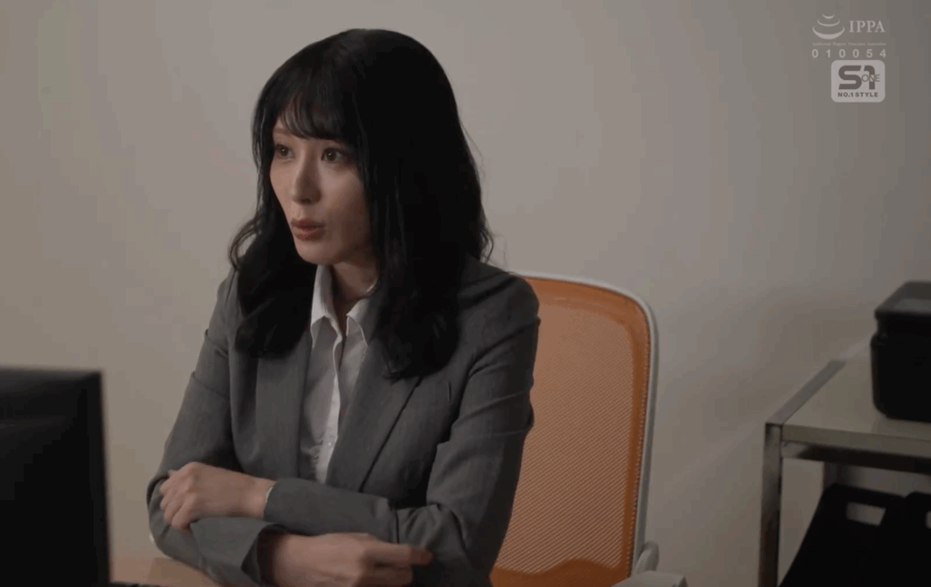 SONE-792 美人上司と愛妻家の僕、同じ部屋でベッドはひとつ。朝まで搾り尽くされた出張先NTR相部屋 金松季歩