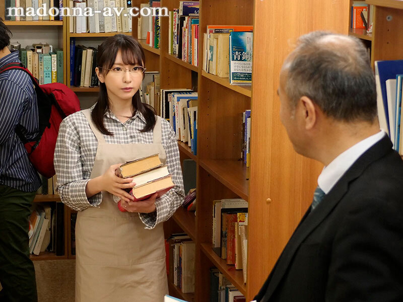 JUR-422 人妻秘書、汗と接吻に満ちた社長室中出し性交 最初で最高の秘書、ここに誕生―。 新妻ゆうか