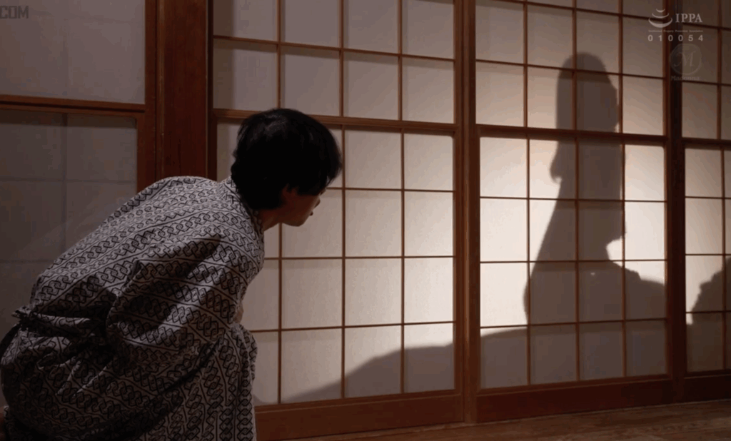 JUR-425 毎晩旦那とヤリまくる絶倫叔母と一泊二日の搾精旅行 ヌカれまくって性に目覚めた童貞の僕は… すべて忘れて連続中出し交尾にハマってしまった。 古東まりこ