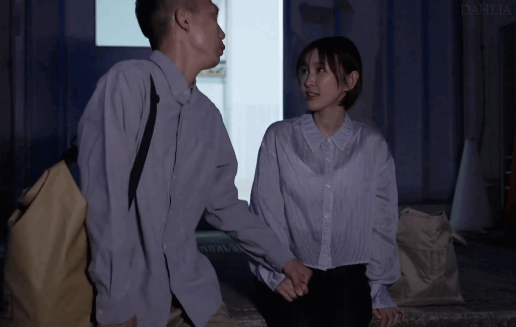 DLDSS-431 欲求不満をママさんバレーで解消する人妻と練習後にひたすら汗だく不倫セックス 角奈保