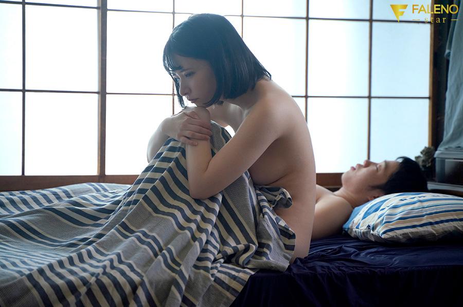 FNS-103 「あの頃、私はあの人が好きだった…」オープニング研修で知り合ったコンビニバイトはバックヤードで恋をする 浅野心愛