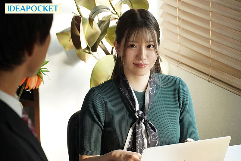 IPZZ-734 出張先で高嶺の花の女社長と相部屋に… 圧倒的美巨乳にフル勃起した童貞の僕を受け入れてくれた優しさに甘えて朝まで暴走むしゃぶりつき性交 ひなの花音