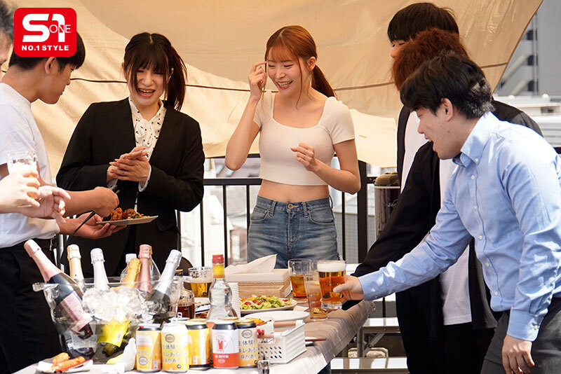 SONE-953会社バーベキューであれよあれよと社員全チ●ポに股を開いちゃう…お酒で激チョロOL（しかも既婚者） 笹倉彩