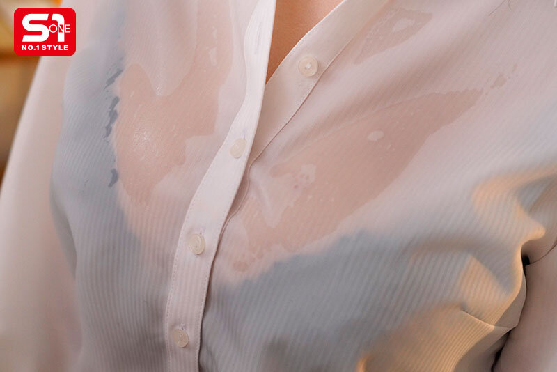 SONE-934 大きな谷間とゆるゆるのキャミソールからモロ見えする乳輪に、俺の理性崩壊。終電なくなり部下の家に誘われた夜の無防備誘惑NTR 南沢海香