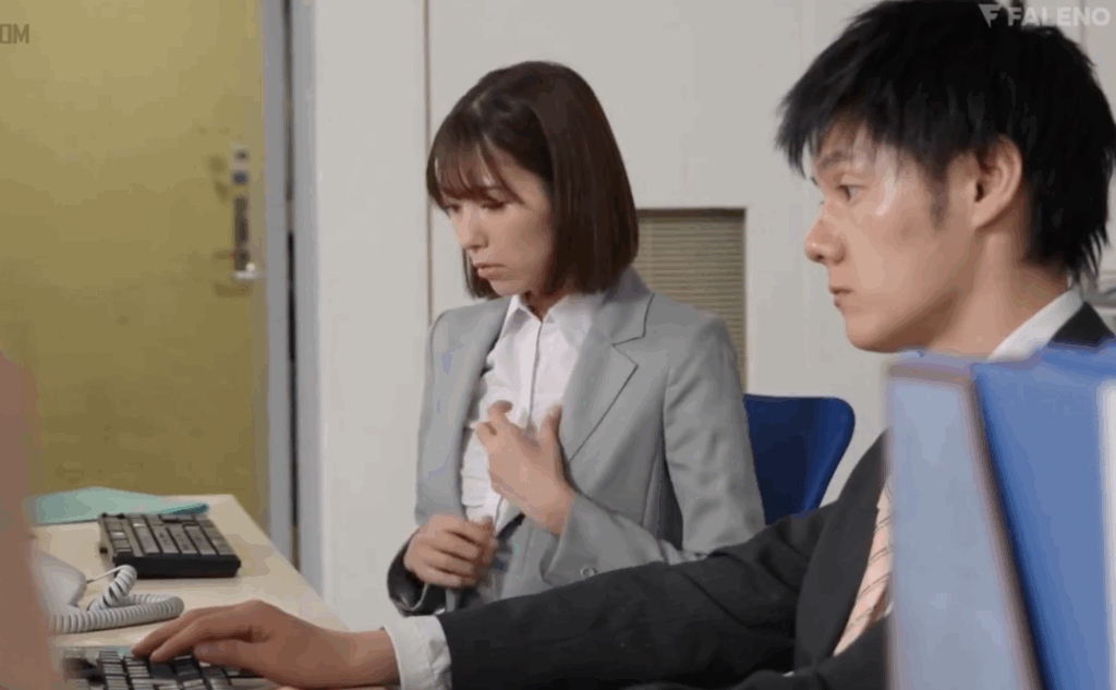 FNS-134 残業中に生意気な部下から週5で粘着おっぱいハラスメントをされ続けて即イキ敏感体質に改善された女子社員 つばさ舞