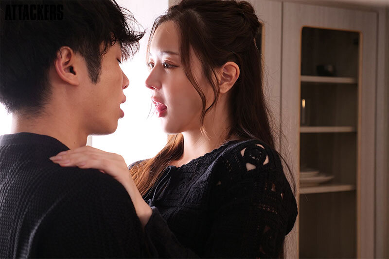 ADN-746 僕に興味のないミステリアスなお姉さんが、僕に彼女が出来たと知った途端に嫉妬してキスしてずっと上から目線で迫ってきた話。 白峰ミウ