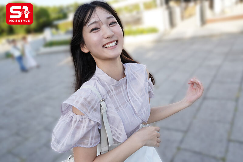 SNOS-101 朝一セックスって歯磨き、いる？イチャついて、キスして、たくさん絡み合う、初めてのお泊まりホテルハメ撮り 初美なのか