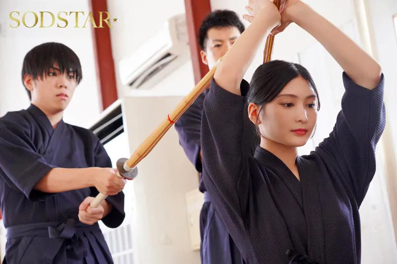 START-505 無表情な剣道の女師範 その凛とした佇まいからは想像出来ないほど弟子たちに甘く’チン媚び’目線で何度でもヌイてくれる 本庄鈴