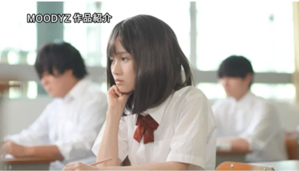 MIMK-271 寝てる間体を自由に使わせてくれるクラスメイトの森田さん ひたすら可愛い画と理想のシチュエーションの融合 今もっともシコれるサークルひやしまくら×MOODYZ初コラボ 泉ももか