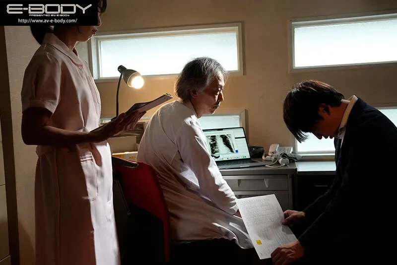 EBWH-315 「タバコ吸わずにおっぱい吸えば?」 喫煙やめなきゃ命危ない僕を心配して… いつでもどこでも乳差し出してくる 禁煙おっパ×ポ彼女 莉々はるか