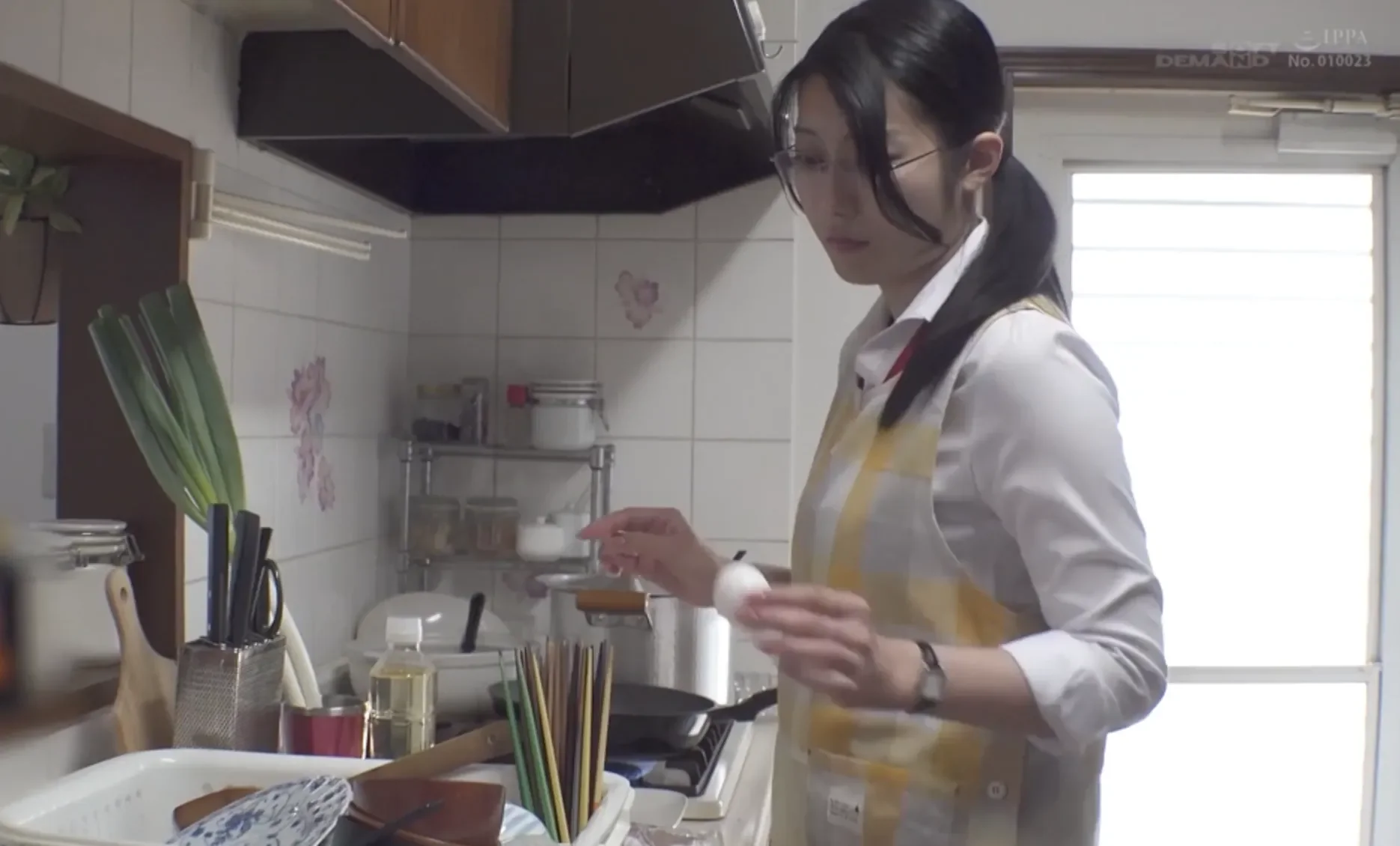 SDJS-349 炊事・洗濯・性欲処理 10人の弟と連続セックス朝生活 秘書 守屋よしの 長女になります! 守屋よしの