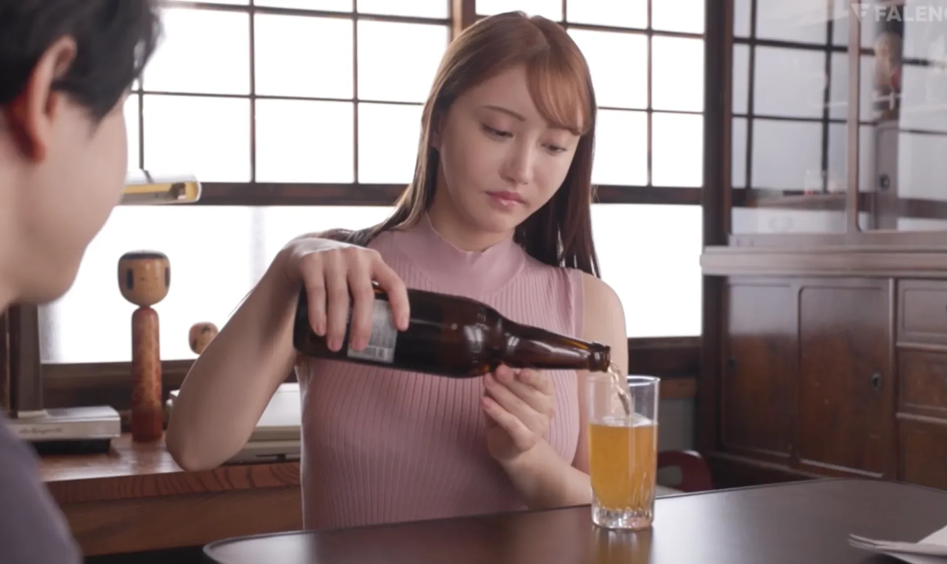 FNS-146 真夏の帰省先で昔イジメてた汗かき男の汚体専用舐めメイドに堕とされた巨乳元ヤン娘 八蜜凛