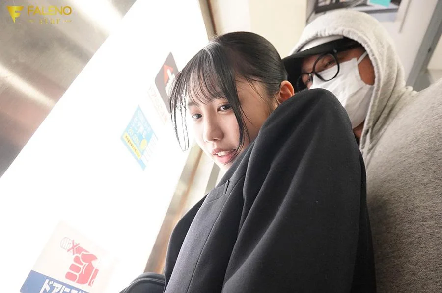 FNS-179 毎朝の通学で股間を弄られM覚醒させられた相手は… 浜辺やよい