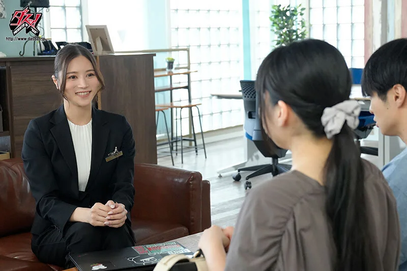 DASS-891 【人生で最も特別な日ーそれは結婚式─】新婦の目を盗んで、何度も何度も繰り返す生ハメ強●ズコバコSEX！唾液を絡ませて腰を振りまくる変態ウエディングプランナー 白峰ミウ