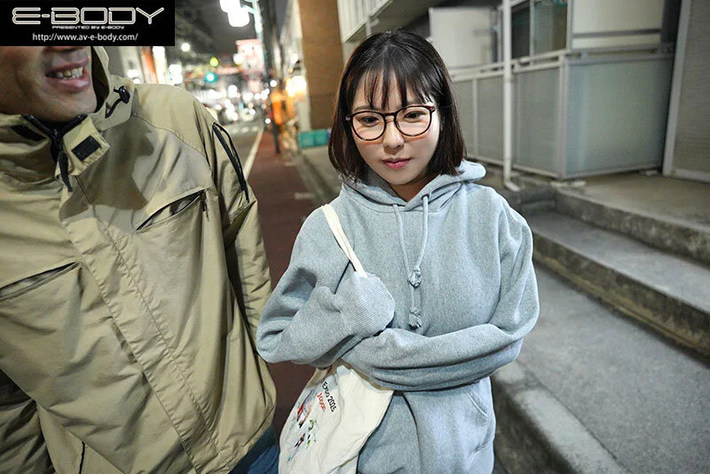 EBWH-324 根暗・コミュ障・仕事が出来ないダメ人間だけど一応Hカップです 医療従事者1年目女子はAVデビューで自分を変えたい こんな見た目で絶叫イキ声ぶるぶるおっぱいSEX最高でした 音綿あむ