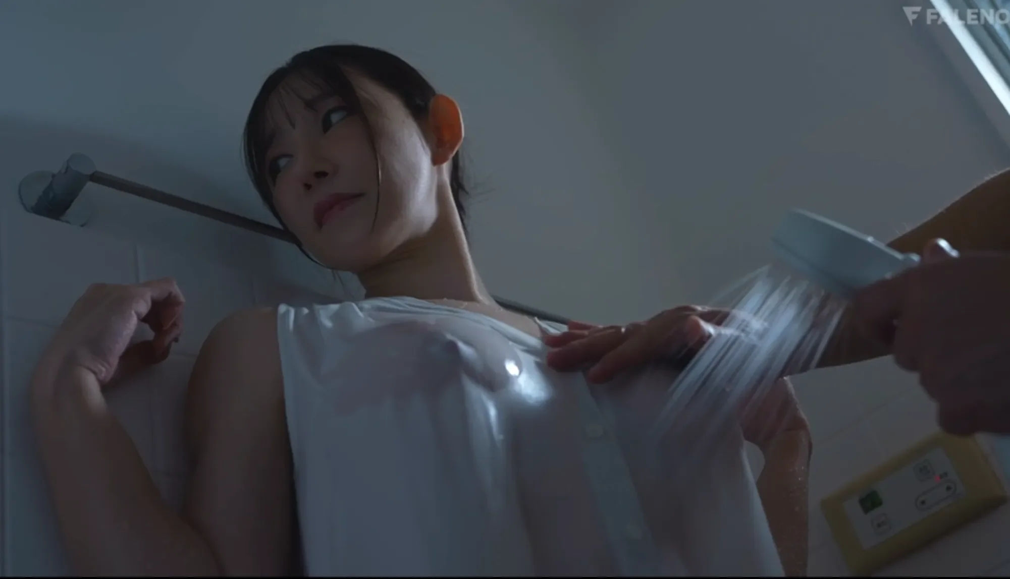 FNS-186 隣に住む変態オヤジの乳首こねくり開発で寝取られた美巨乳妻 女神ジュン