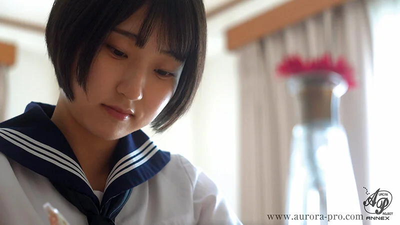 APNS-405 中年チ〇ポ偏愛女学生 留守番中に近所のおじさん達に中出しされちゃいました