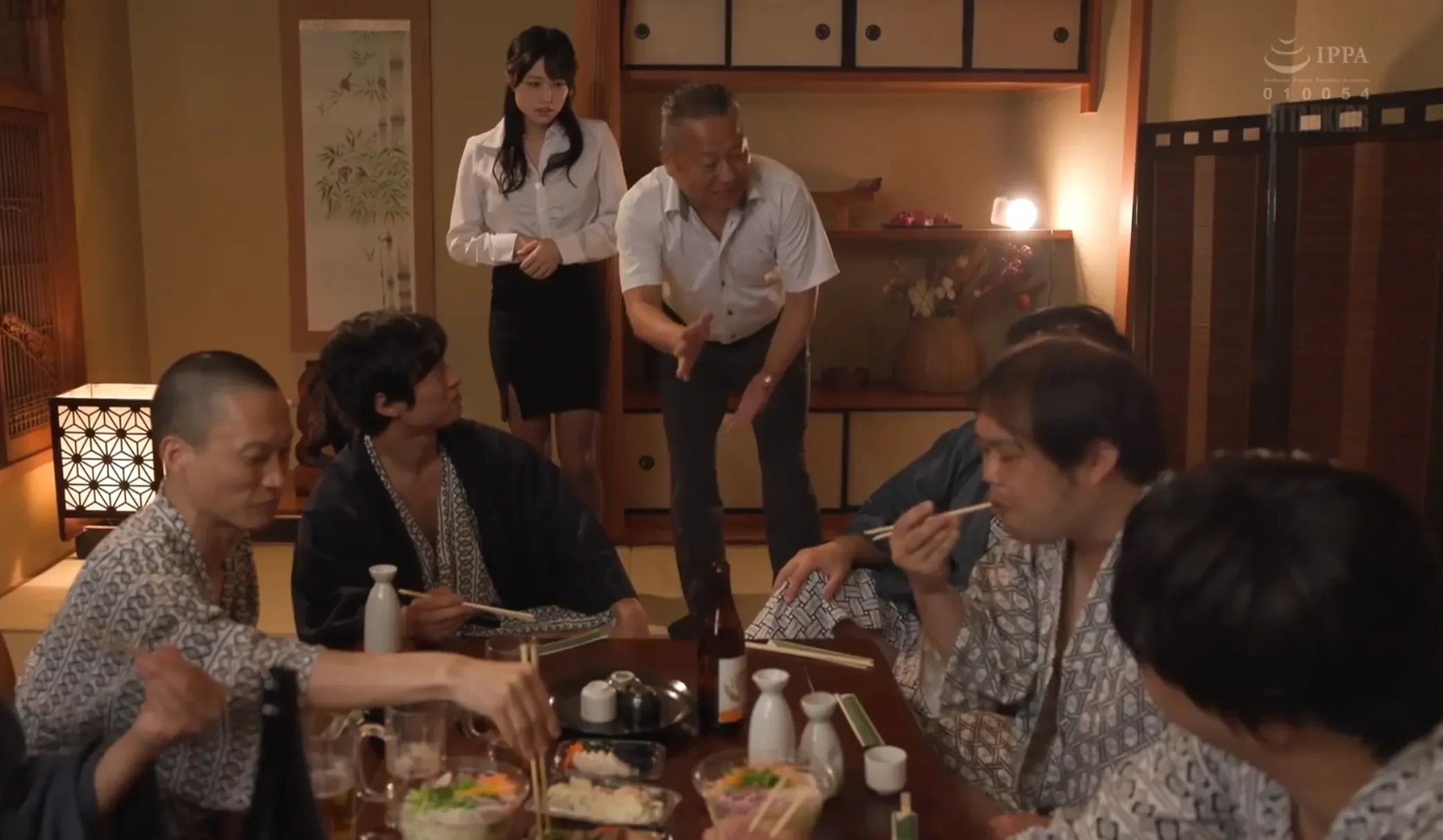 SAME-222 串刺し輪●NTR 同期入社の彼女が出張先の旅館でまわされていた話 