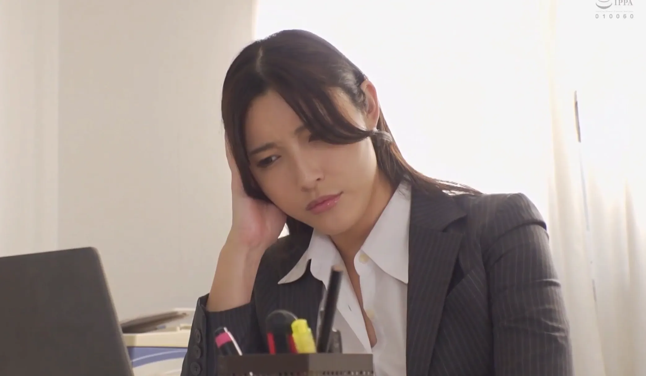 DVAJ-737 行き遅れ女上司のクリトリスを‘吸うやつ’でズル剥け吸引 しゃぶりついて離さない粘着刺激で剥きっぱなしになったド敏感クリを弄りこねくり膝ガクガク潮ブシャブシャのイキたがり淫乱メスに堕としてやった 森沢かな